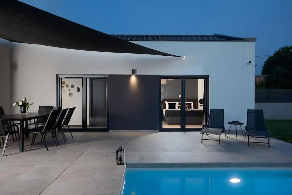 Villa Frola By Istrialux Pula 0*,  Kroatien